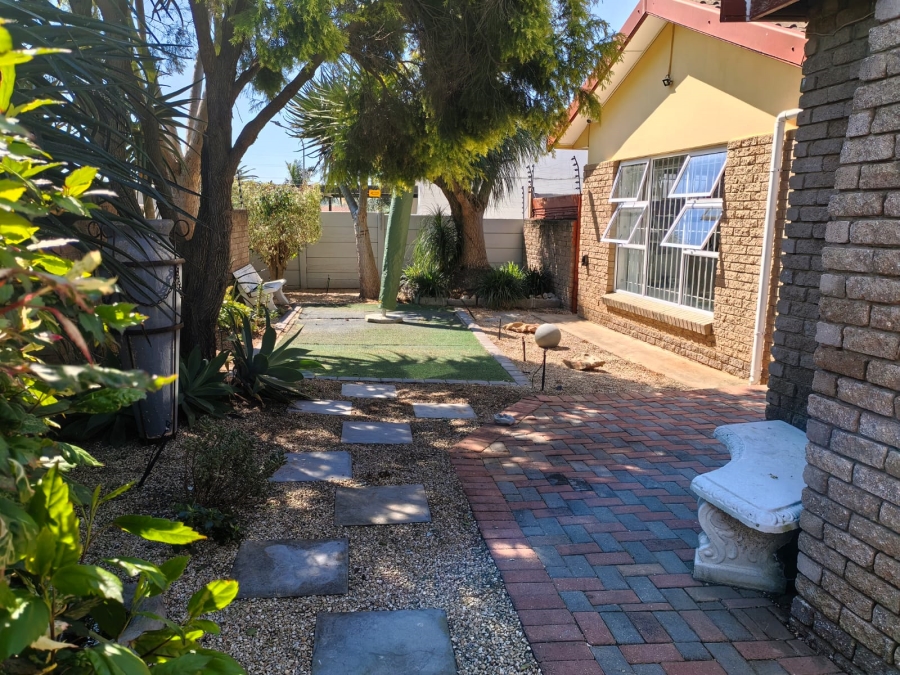 4 Bedroom Property for Sale in Azalea Park Eastern Cape